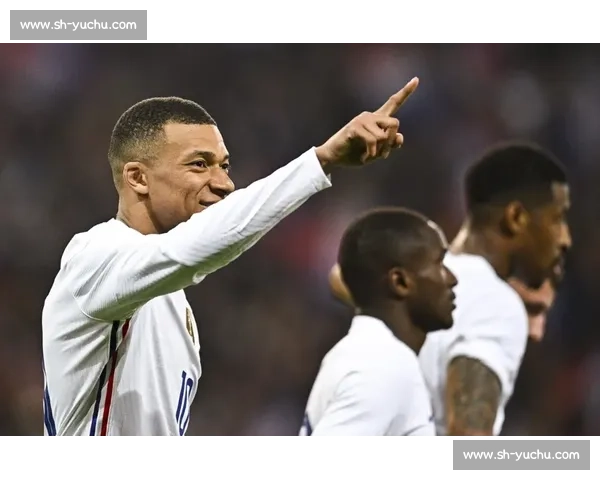 德比黄牌时刻：佩德里拽衣止损，维尼修斯的速度宣言